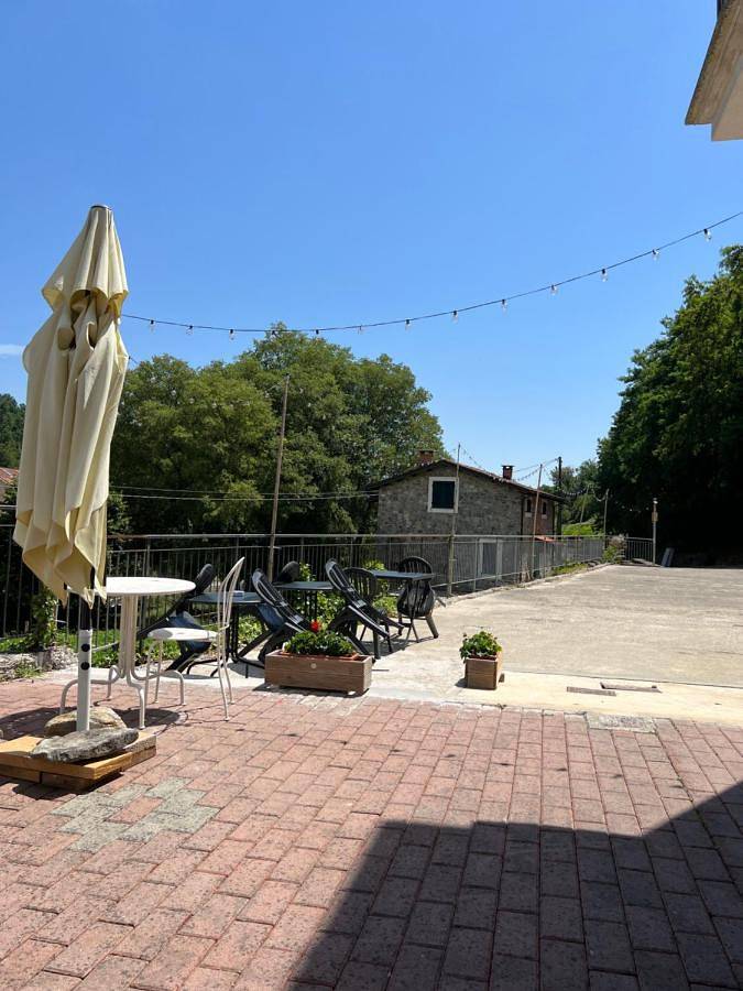 Location de vacances pour 2 personnes, avec jardin ainsi que terrasse et vue, animaux acceptés à Pignone - 3