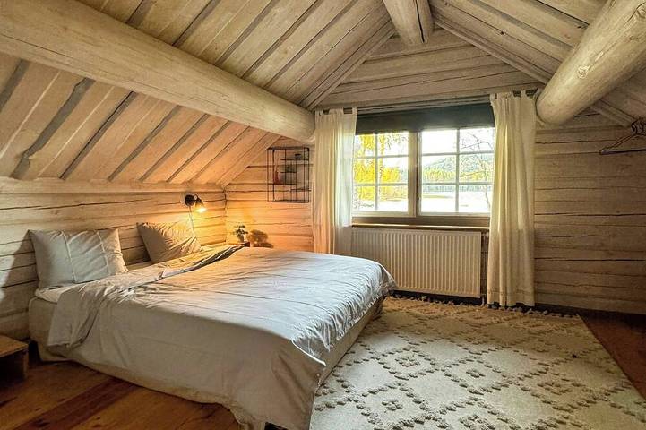 Blockhütte mit Sauna am See in Isaberg in Nissafors, Isaberg
