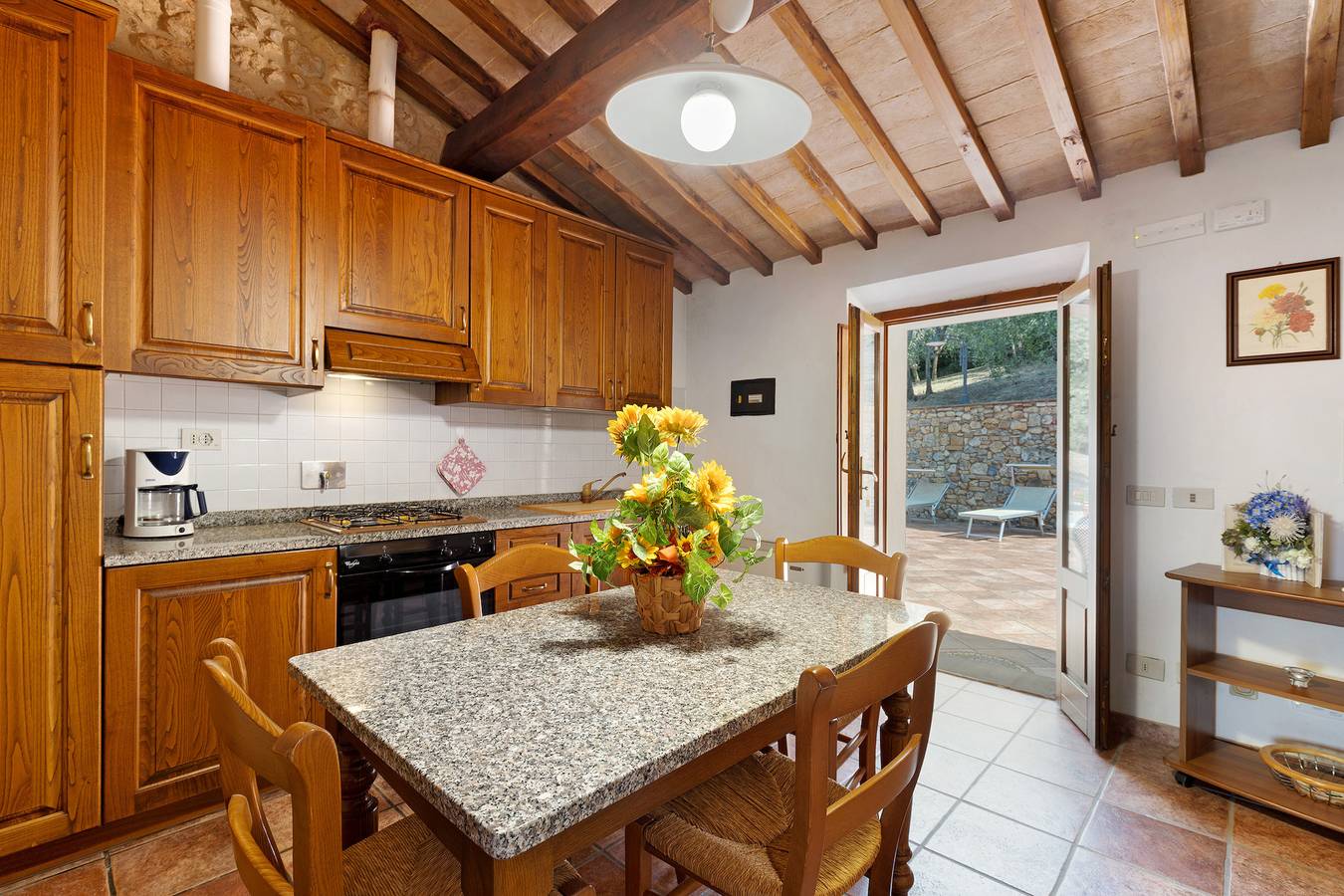 Entire apartment, Apartment 'Casa Vacanze Etrusco - Ulivo' with Air Conditioning in San Gimignano, Siena Province