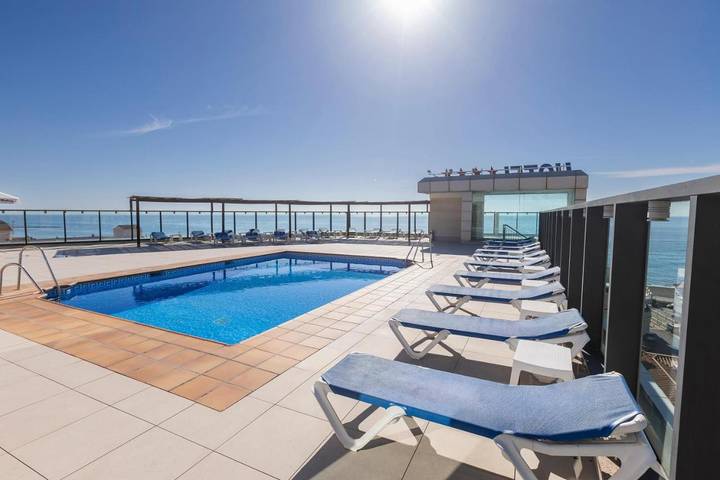 Hotel para 2 personas, con terraza y piscina - 1