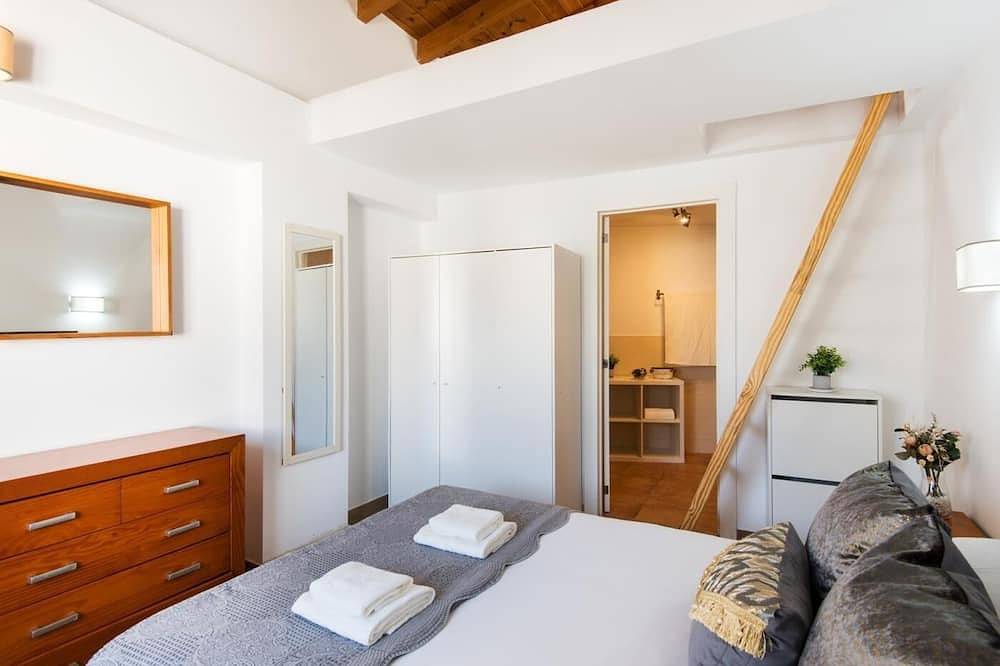 Apartamento entero, Apartment -style house- with private garden next to Torremolinos in Churriana, Málaga