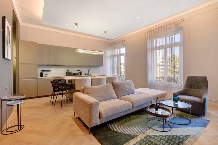 Ferienwohnung für 6 Personen, mit Balkon in Cannes