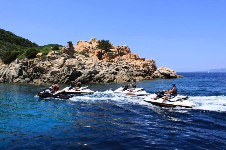 Camping pour 6 personnes, avec terrasse et piscine à Bonifacio - 4