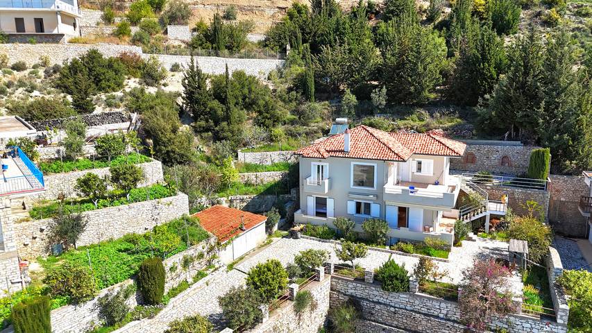 Pirro Qeparo in Himarë, Vlorë