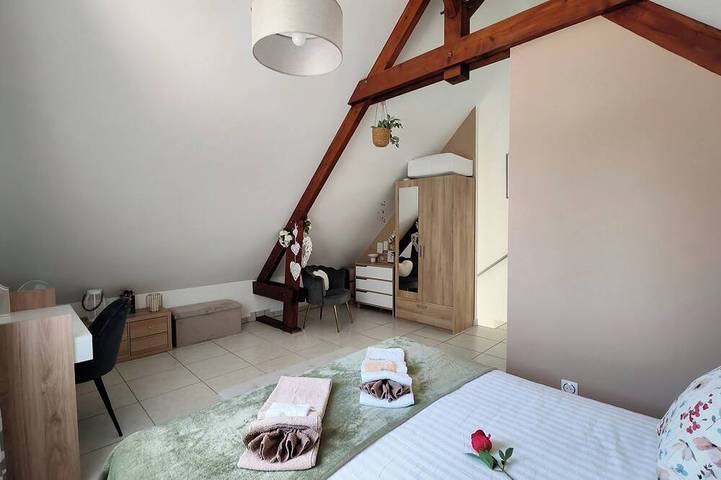 Celies Country Cottage proche de Giverny et son jacuzzi pour la détente in Blaru, Yvelines