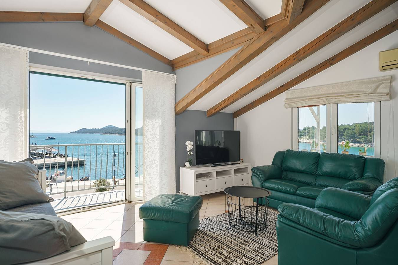 Ganze Wohnung, 3-Zimmer-Ferienwohnung am Strand Tribunj, Vodice A-4174-a in Tribunj, Šibenik-Knin