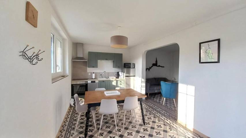 Gîte pour 6 personnes, avec vue et jardin à Belmont-sur-Rance
