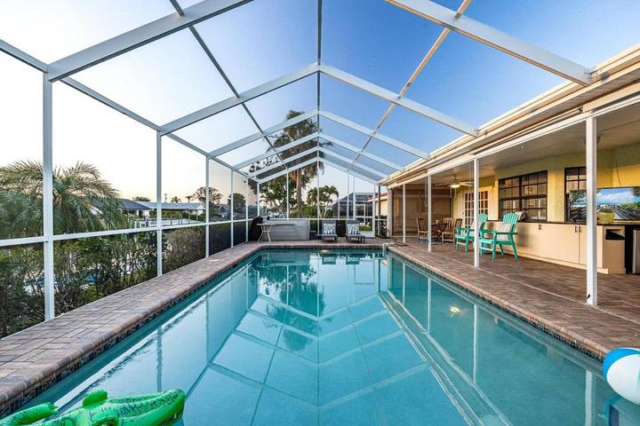 Hus för 10 Personer, med bubbelpool samt pool och terass, barnvänlig - 1