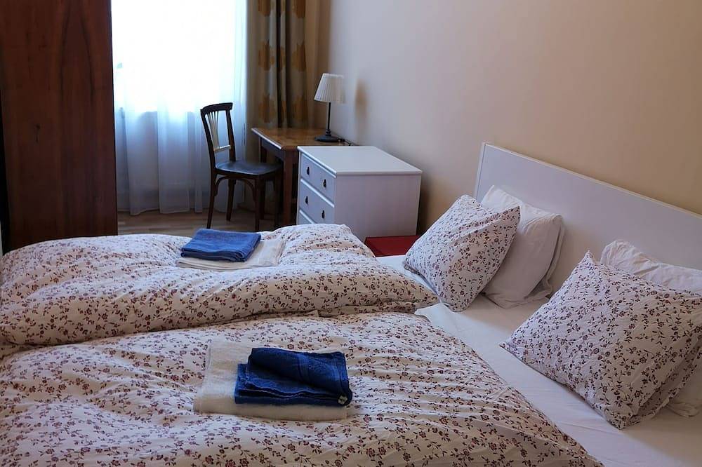 Entire apartment, Charming, bright apartment in a Viennese Art Nouveau building, close to the center, free Wifi in Vienna, Donau Niederösterreich