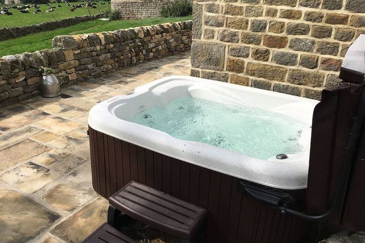 Gîte pour 2 personnes, avec terrasse ainsi que jacuzzi et jardin - 1
