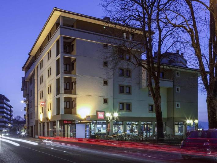 Hôtel pour 2 personnes, avec vue sur le lac ainsi que vue et terrasse, animaux acceptés