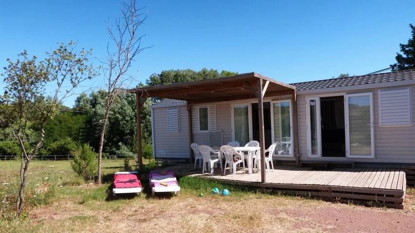 Mobil home pour 8 personnes, avec jacuzzi et bassin pour enfant à Le Muy - 3