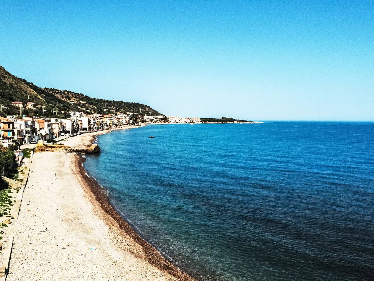 Cały apartament, 3 pokoje 5 osób in Marina di Caronia, Caronia