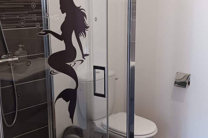 Appartement entier, Appartement  rénové classé 3 étoiles avec terrasse idéal pour 4  personnes. in Guilvinec, Région de Quimper