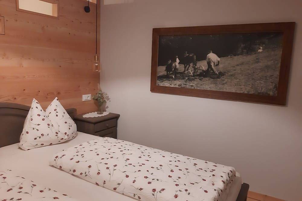 Alpine hut, chalet, skihut midden in het skigebied, vakantieappartement in Pampeago, Deutschnofen