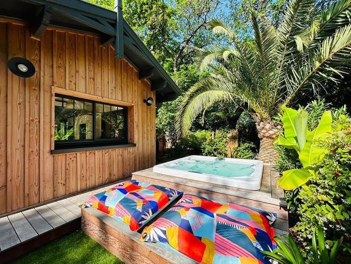 Maison de vacances pour 8 personnes, avec Jacuzzi et Terrasse ainsi que Jardin et Piscine à Gujan-Mestras