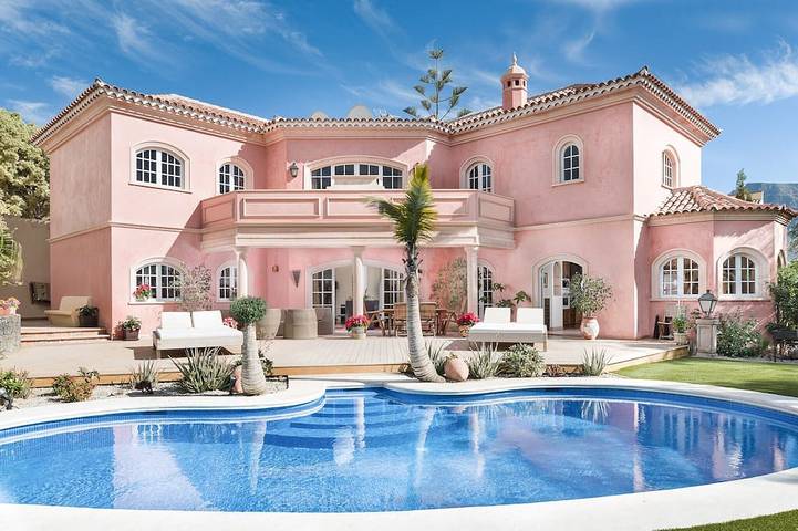 Casa de vacaciones para 8 personas, con balcón además de jacuzzi y jardín en Las Nieves