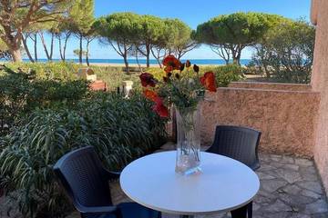 Gîte pour 2 personnes, avec terrasse dans Plage des Pins