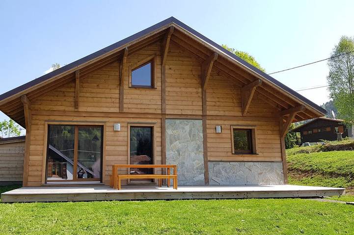 Chalet pour 9 personnes, avec sauna et jacuzzi ainsi que jardin et terrasse