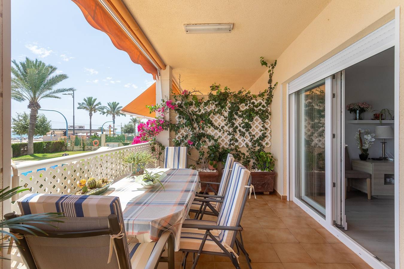 Appartement entier, Appartement '1a Linea San Juan Alicante' avec vue sur mer, Wi-Fi et climatisation in San Juan Playa, Costa Blanca