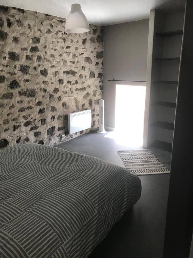 Location de vacances pour 6 personnes, avec vue, animaux acceptés à Yronde-et-Buron - 4