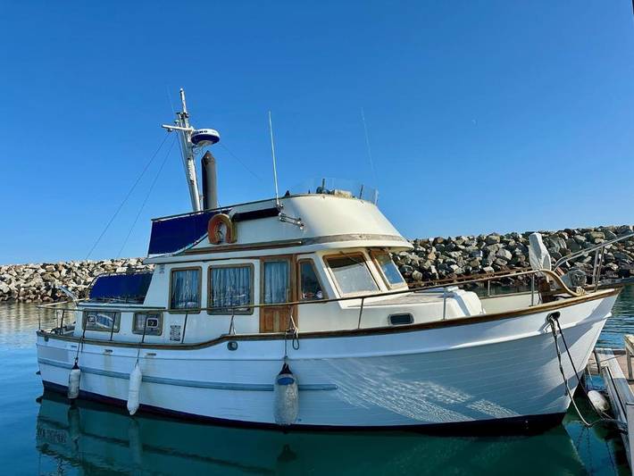 Bateau pour 4 personnes, avec Terrasse ainsi que Vue sur le lac et Vue à Les Roches-de-Condrieu