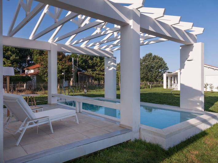 Bungalow für 4 Personen, mit Garten und Pool auf den Peloponnes