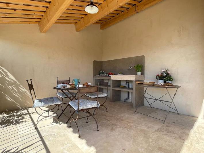 Location de vacances pour 4 personnes, avec piscine ainsi que vue et terrasse à Joucas - 3