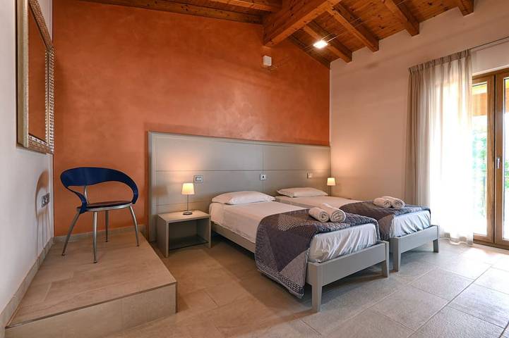 Villa für 6 Personen, mit Balkon und Garten am Gardasee - 2