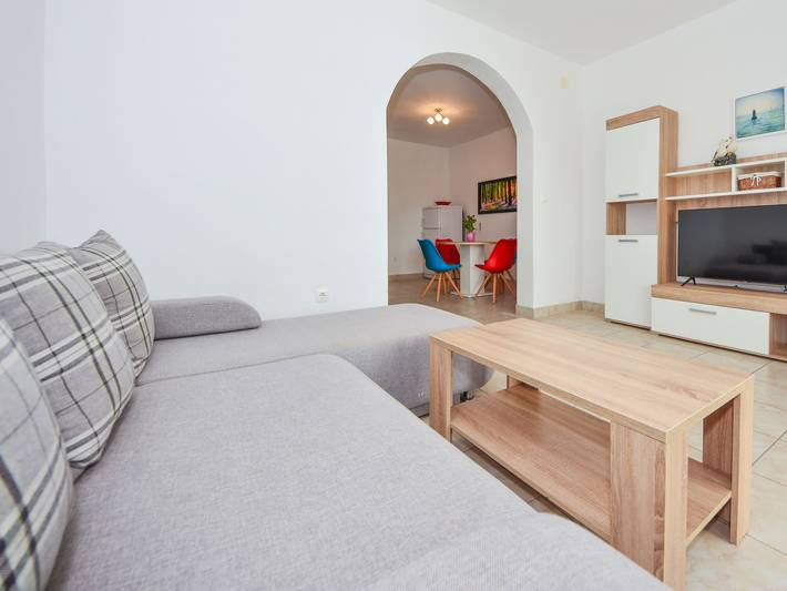 Ferienwohnung für 6 Personen, mit Garten und Terrasse in Jasenice - 2