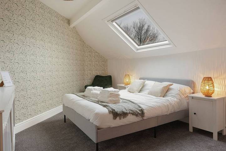 Apartment for 7 people, with hot tub in Sheffield