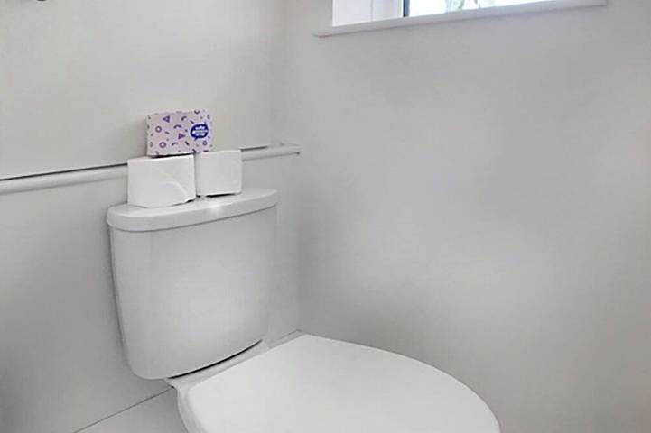 Guildford - Modern 2 Bedroom House in Guildford, Surrey