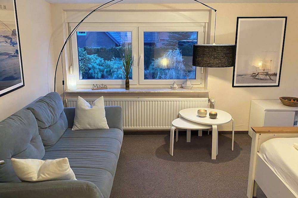 Ganze Wohnung, Sehr schöne Ferienwohnung „Falkenhus“mit neuem Anstrich und neuem King Size Bett in Wiesmoor, Nordseeküste