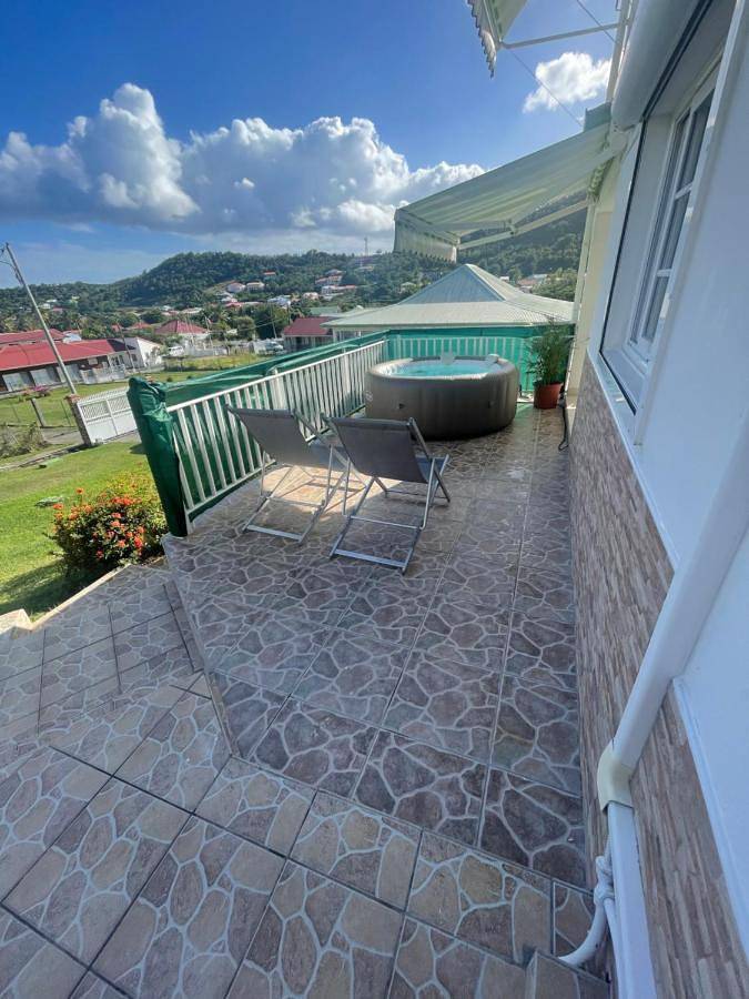 Gîte pour 4 personnes, avec balcon ainsi que jacuzzi et jardin à Terre-de-Bas - 4