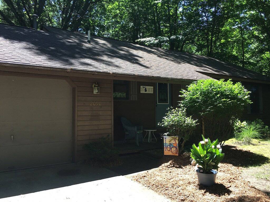 Nebensaison 4-6 Mo. Oktober bis Mai ~ Hundefreundlich ~ $ 1300. mo enthält Dienstprogramme! in Macatawa, Allegan County