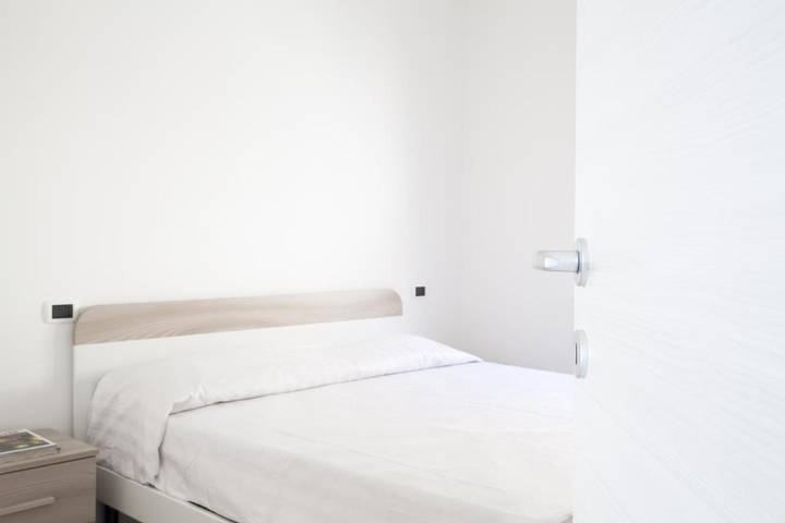 Gîte pour 10 personnes, avec piscine ainsi que vue et terrasse, animaux acceptés à Zambrone - 4