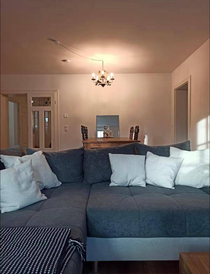 Ferienwohnung für 6 Personen, mit Balkon und Terrasse sowie Whirlpool und Garten in Neumünster