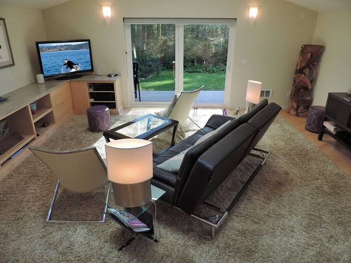 Vacation rental for 6 people, with yard in San Juan Island