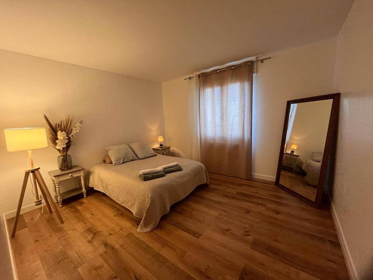 Appartement entier, One-Bedroom Apartment in Chilly-Mazarin, Essonne