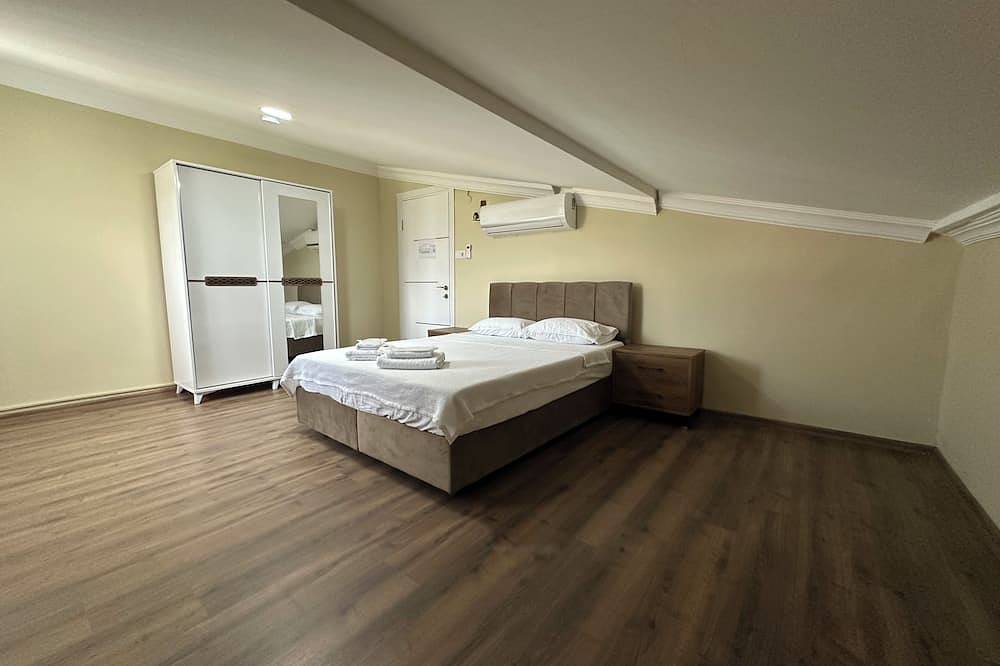 Villa with Private Pool Near the Sea in Kusadasi, Turkish Aegean