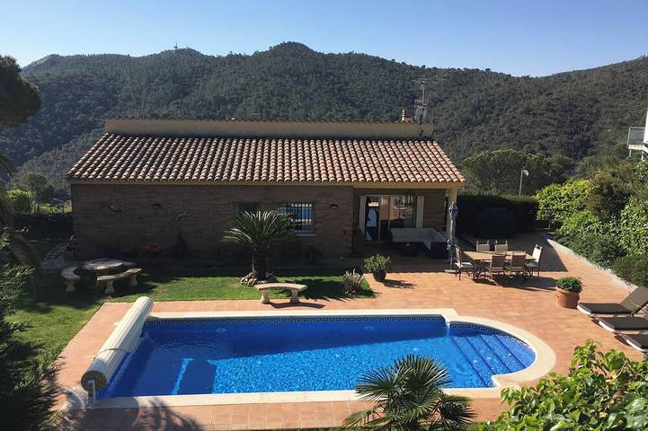 Villa pour 5 personnes, avec balcon et jardin, animaux acceptés à Sant Feliu de Guíxols