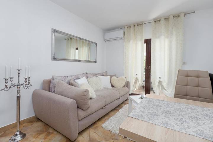 Ferienwohnung für 3 Personen, mit Garten in Vrsar - 2