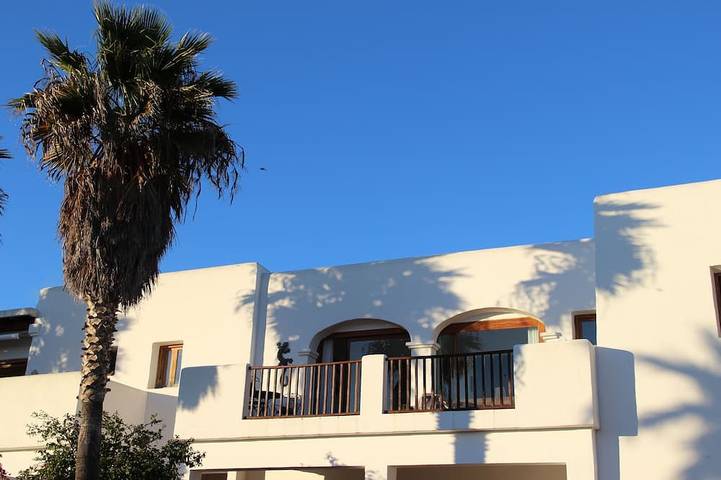 Apartment for 4 people, with balcony and garden as well as pool in Ibiza