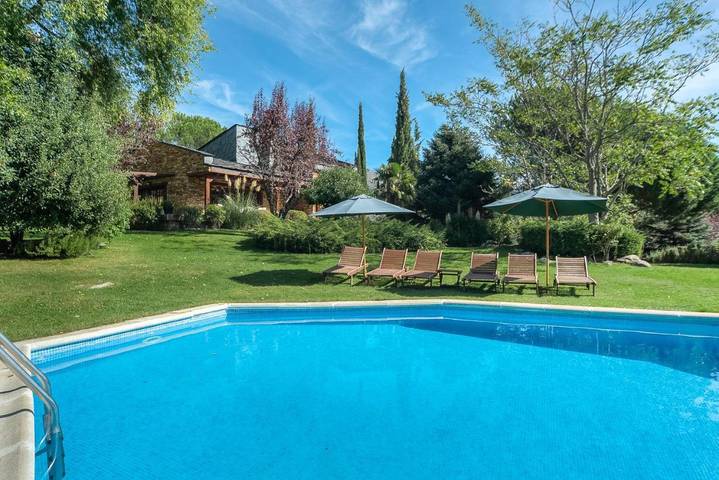 Casa rural para 10 personas, con Terraza además de Piscina y Vistas en El Boalo