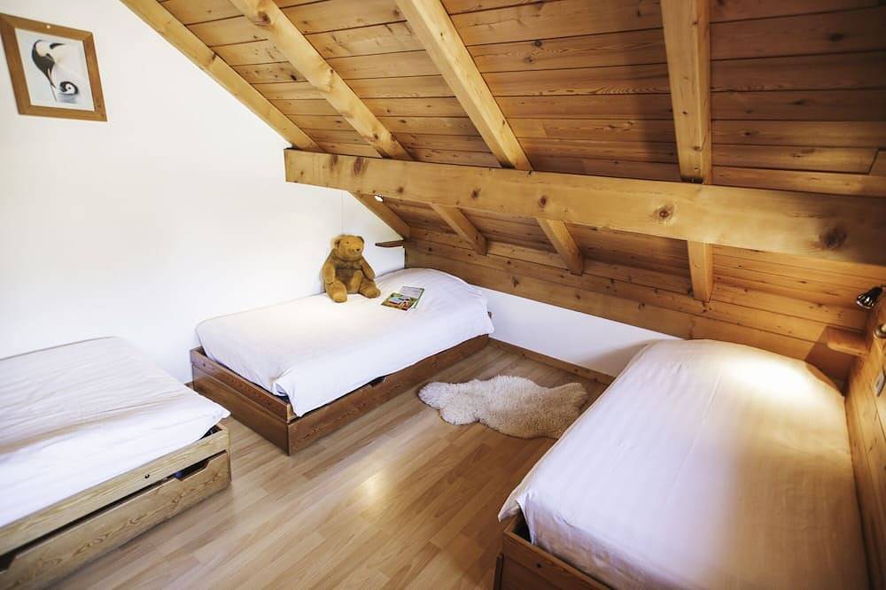 Magnifique chalet avec jacuzzi et vue sur la montage à Serre Chevalier in Saint-Chaffrey, Serre Chevalier