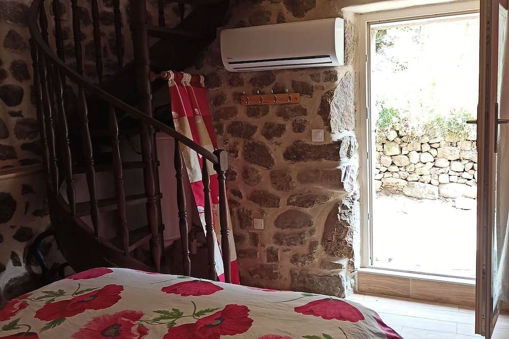 Gîte les Coquelicots de Retourtour in Lamastre, Parc naturel régional des Monts d'Ardèche