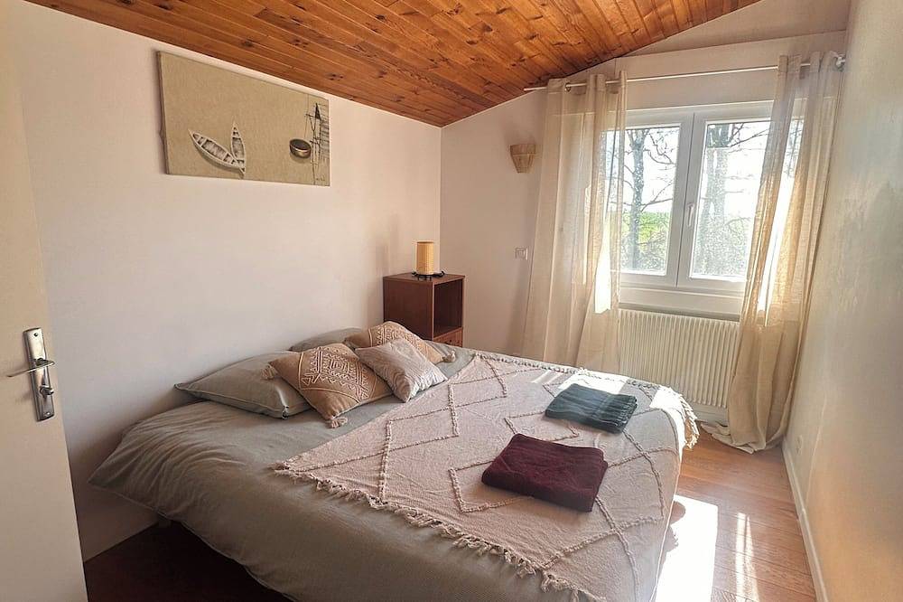 Atypical American-style villa on the edge of the Fontainebleau forest in Ury, Parc naturel régional du Gâtinais français