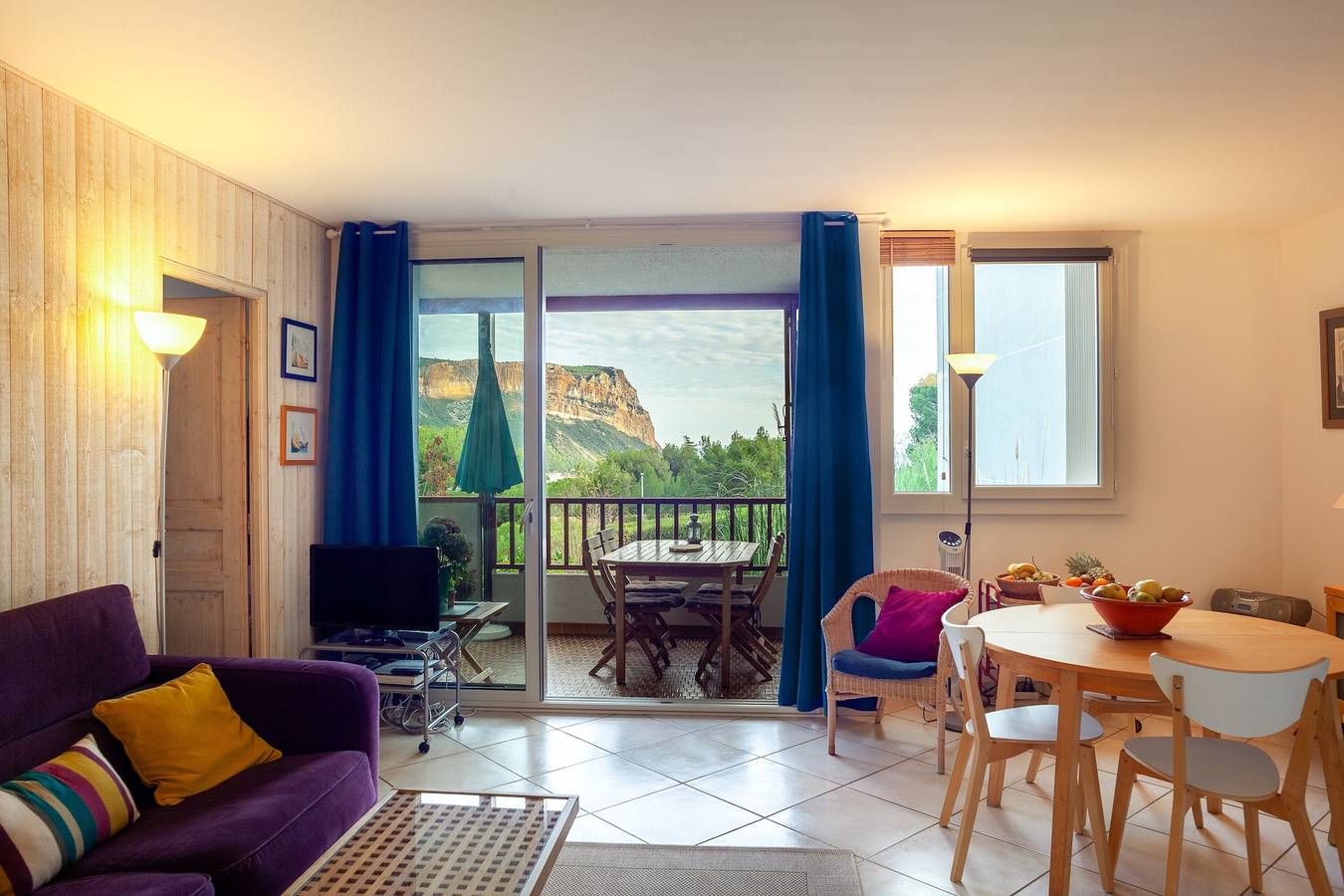 Appartement entier, Appartement "Vue Mer Dans Belle Résidence" avec vue sur mer, piscine partagée et Wi-Fi in Cassis, Parc national des Calanques