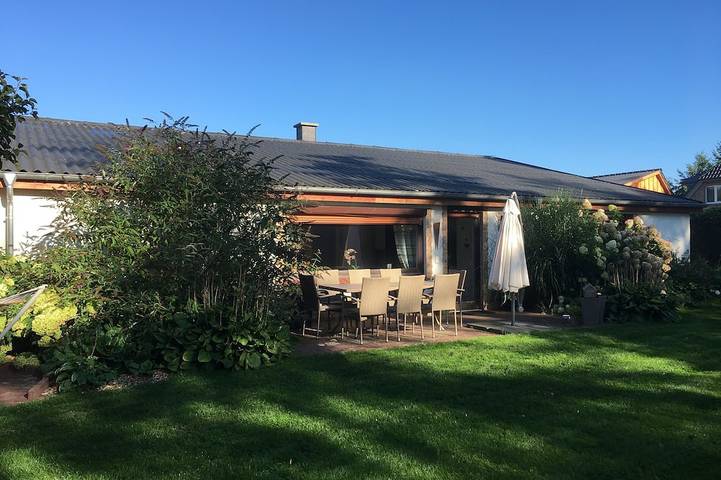Ferienhaus für 8 Personen, mit Terrasse und Garten