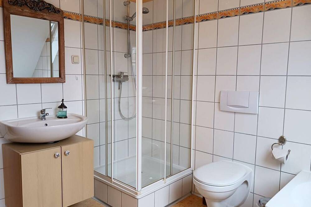 Ganze Wohnung, Unterkunft zwischen Seen - Privatzimmer, Dusche und Bad, Wc, 2 Schlafräum in Rohlstorf, Kreis Segeberg